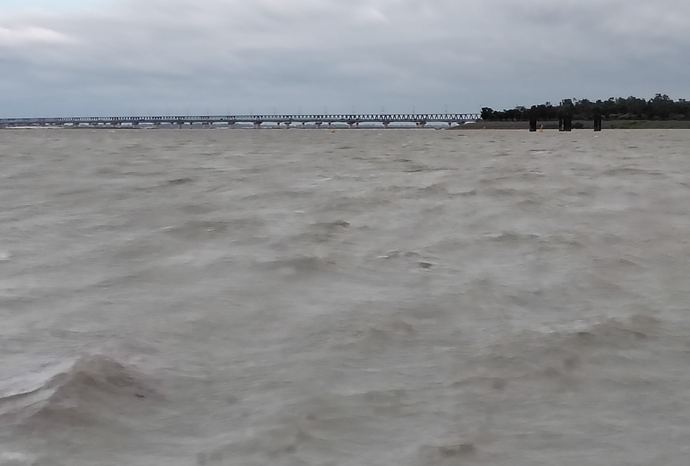 যমুনা নদীর সিরাজগঞ্জ পয়েন্টে পানি বৃদ্ধি, বন্যার শঙ্কা