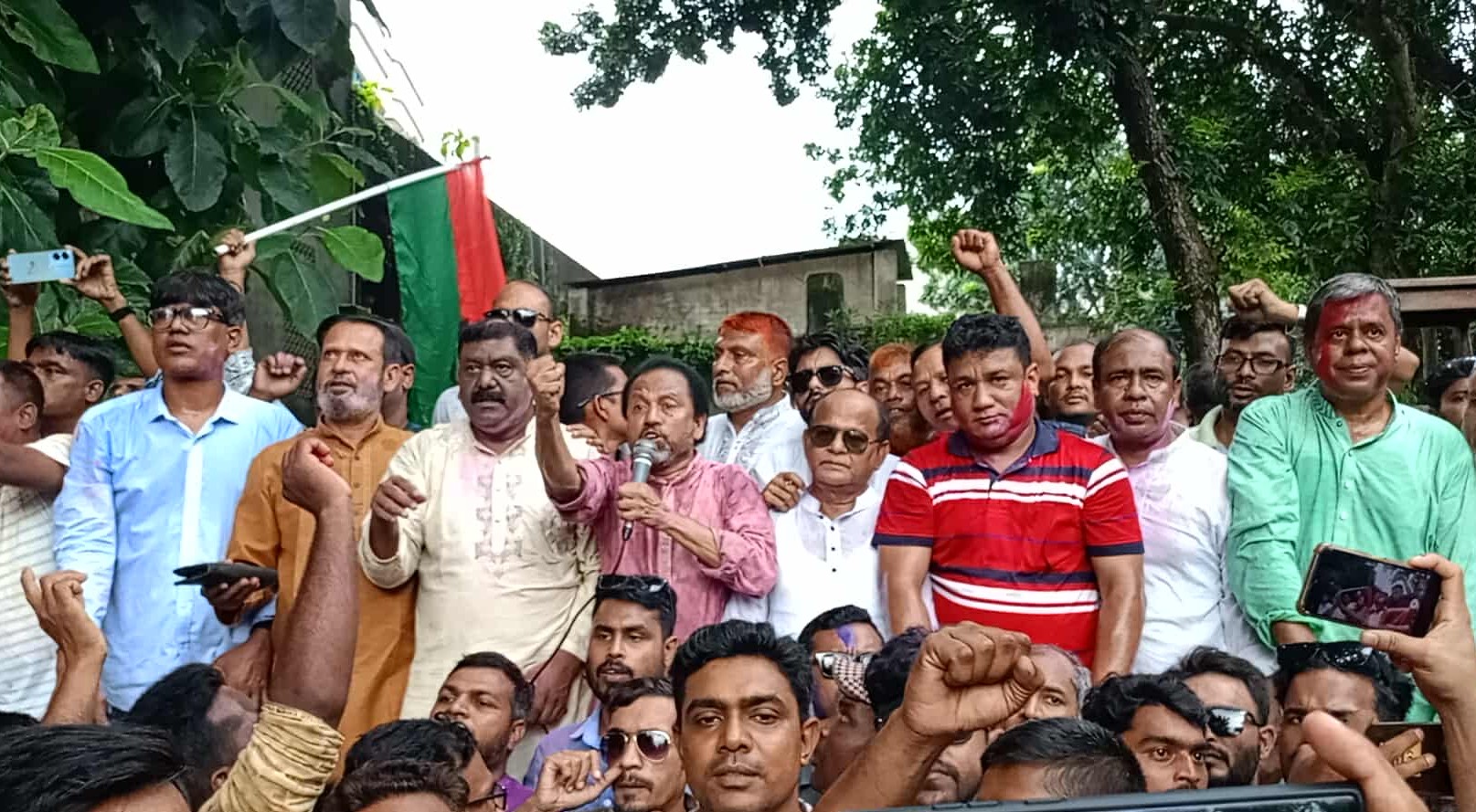 সিরাজগঞ্জে স্বেচ্ছাসেবক দলের প্রতিষ্ঠাবার্ষিকীতে নানা আয়োজন