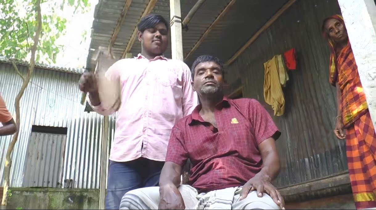 শিয়ালকোলে বটগাছের মগডাল থেকে উদ্ধার নাইটগার্ড, এলাকায় চাঞ্চল্য