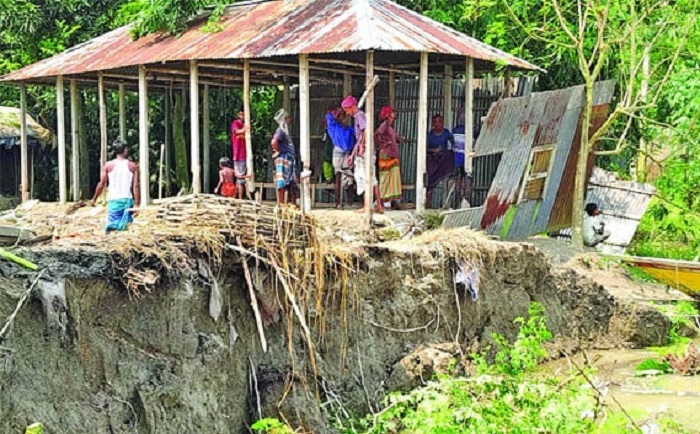 সিরাজগঞ্জে নদী ভাঙন
