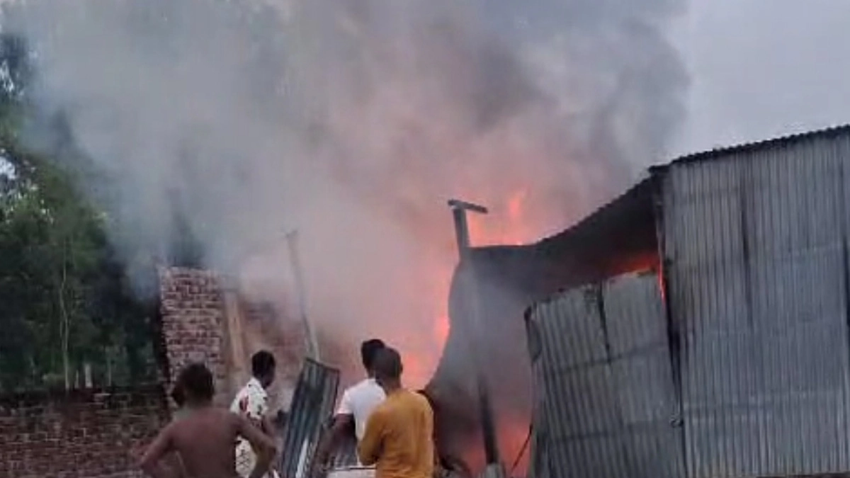 শিয়ালকোলে অটো রাইসমিলে অগ্নিকাণ্ড, ১০ লাখ টাকার ক্ষতি