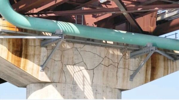 যমুনা রেলসেতুতে ফাঁটলের ছবি