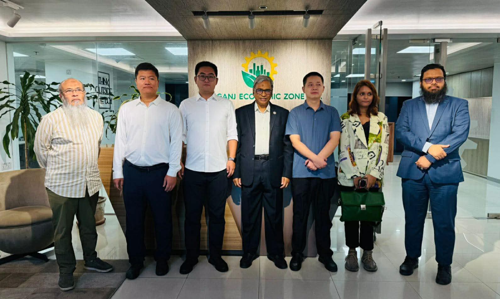 সিরাজগঞ্জ ইকোনমিক জোনের অফিস পরিদর্শনে চীনের প্রতিনিধি দল