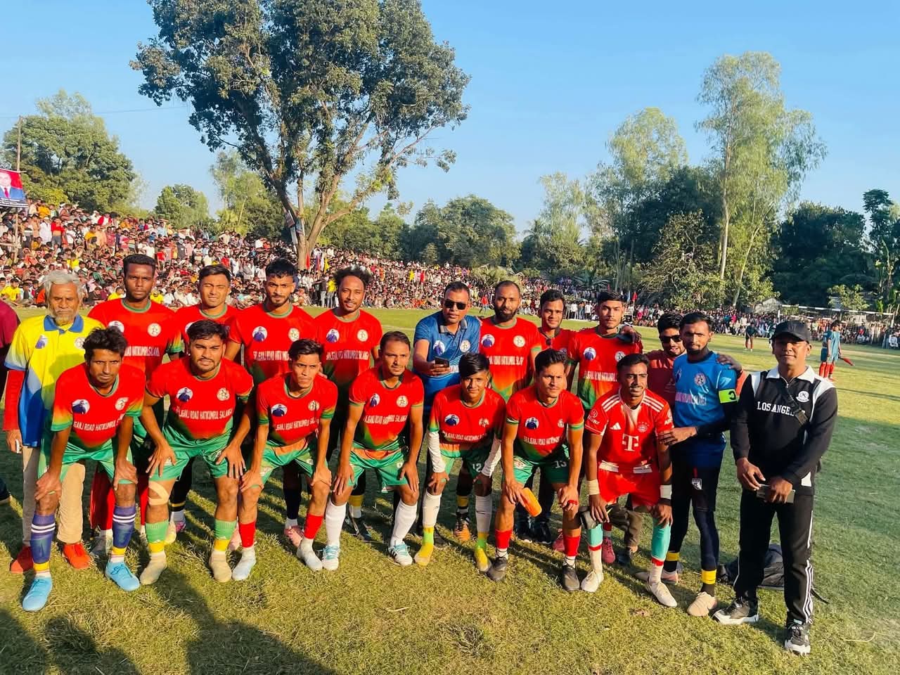 ঐতিহাসিক গাড়াদাহ মাঠে ফাইনালে চ্যাম্পিয়ন সবুজ সংঘ ইয়াং স্টার ক্লাব