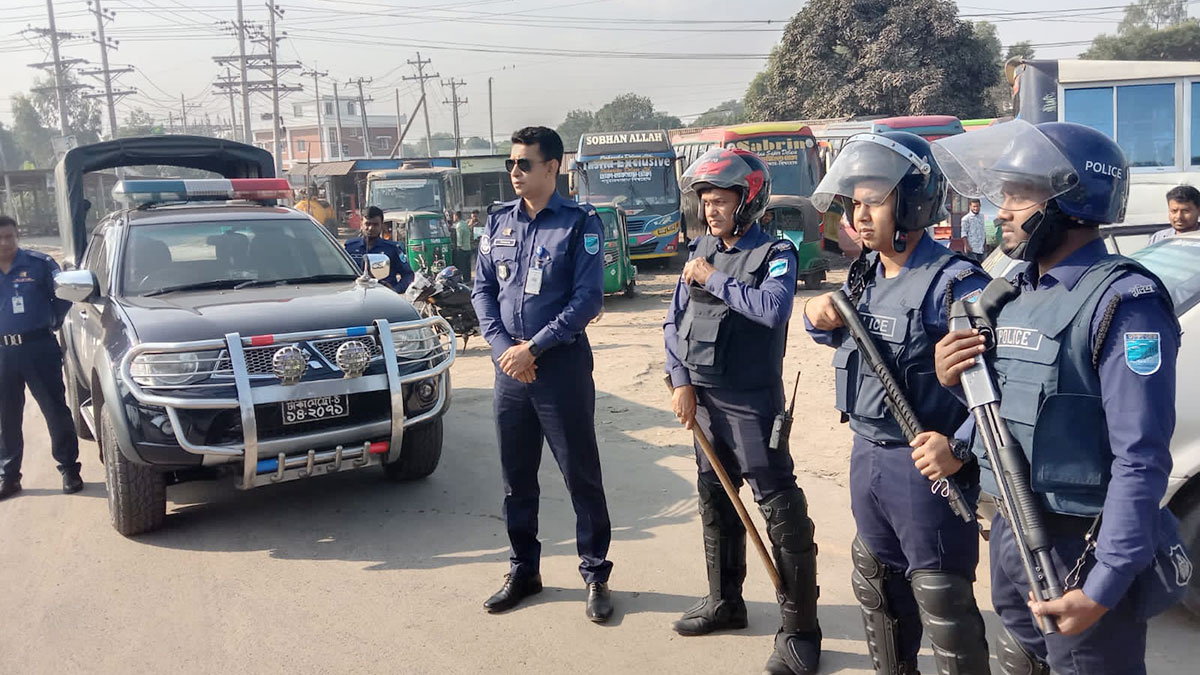 সিরাজগঞ্জে নিরাপত্তা ব্যবস্থা জোরদার, বৈধ আগ্নেয়াস্ত্র জমার নির্দেশ
