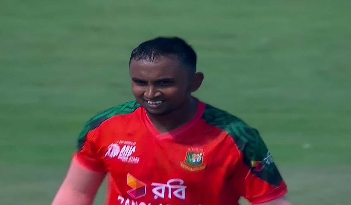 ৩৫ বলে সেঞ্চুরিতে দেশের জয়, সিরাজগঞ্জের সোহানের ইতিহাস