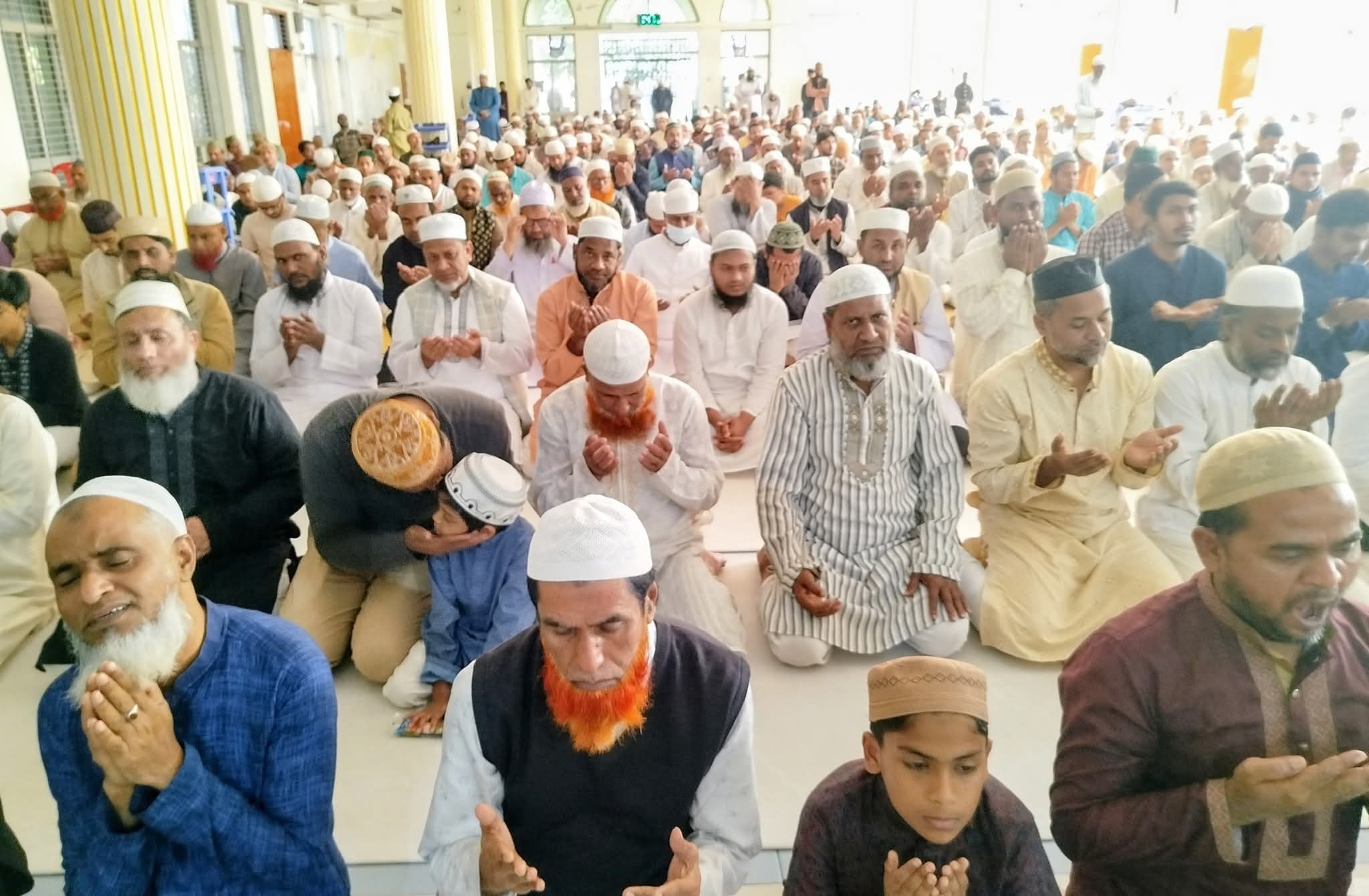 শহীদ হাদির জন্য সিরাজগঞ্জের মসজিদে মসজিদে দোয়া