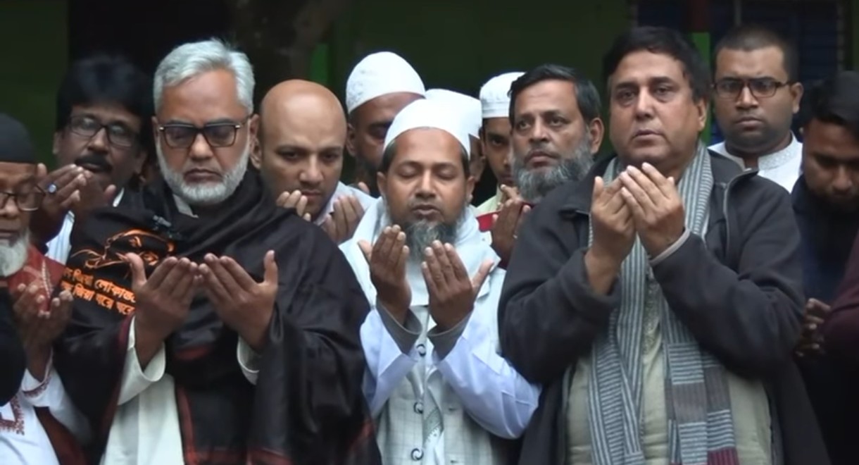 খালেদা জিয়ার সুস্থতা কামনায় সিরাজগঞ্জে এতিমখানায় সদকা