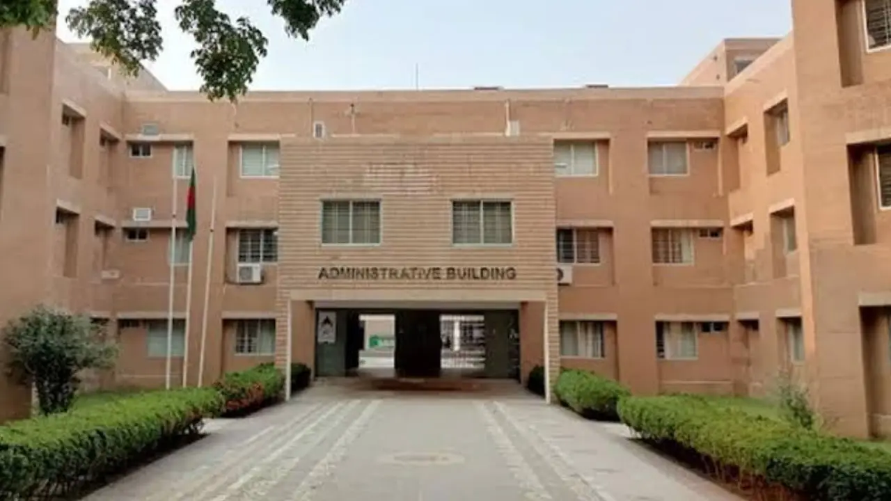 বিদ্যুৎ সরবরাহ জটিলতায় সিরাজগঞ্জে সাময়িক বন্ধ বেসরকারি বিশ্ববিদ্যালয়