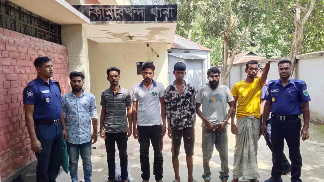 কামারখন্দ মাদকবিরোধী অভিযানে গ্রেপ্তার ৫