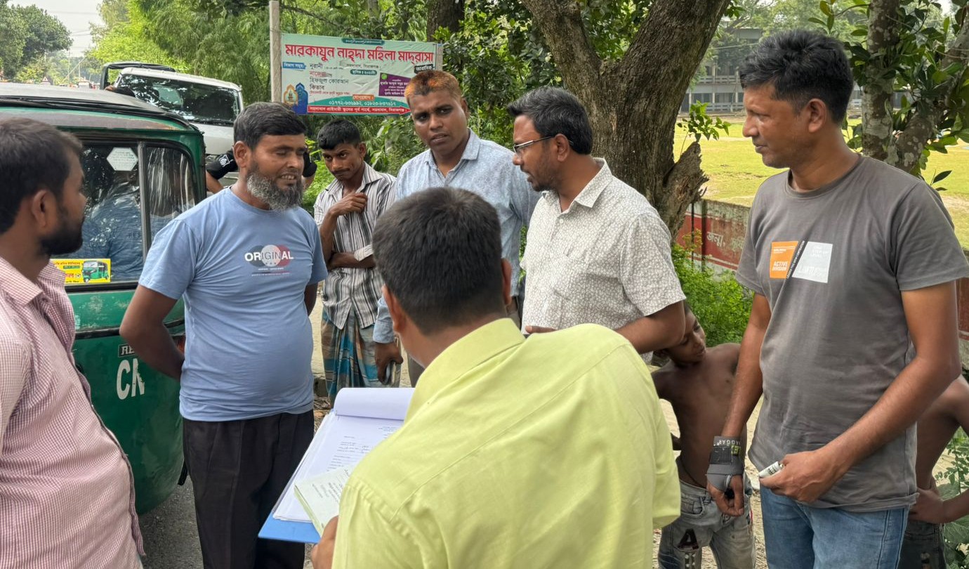ঈদযাত্রায় অতিরিক্ত ভাড়া আদায়, সিরাজগঞ্জে বাস ও সিএনজি চালকদের জরিমানা
