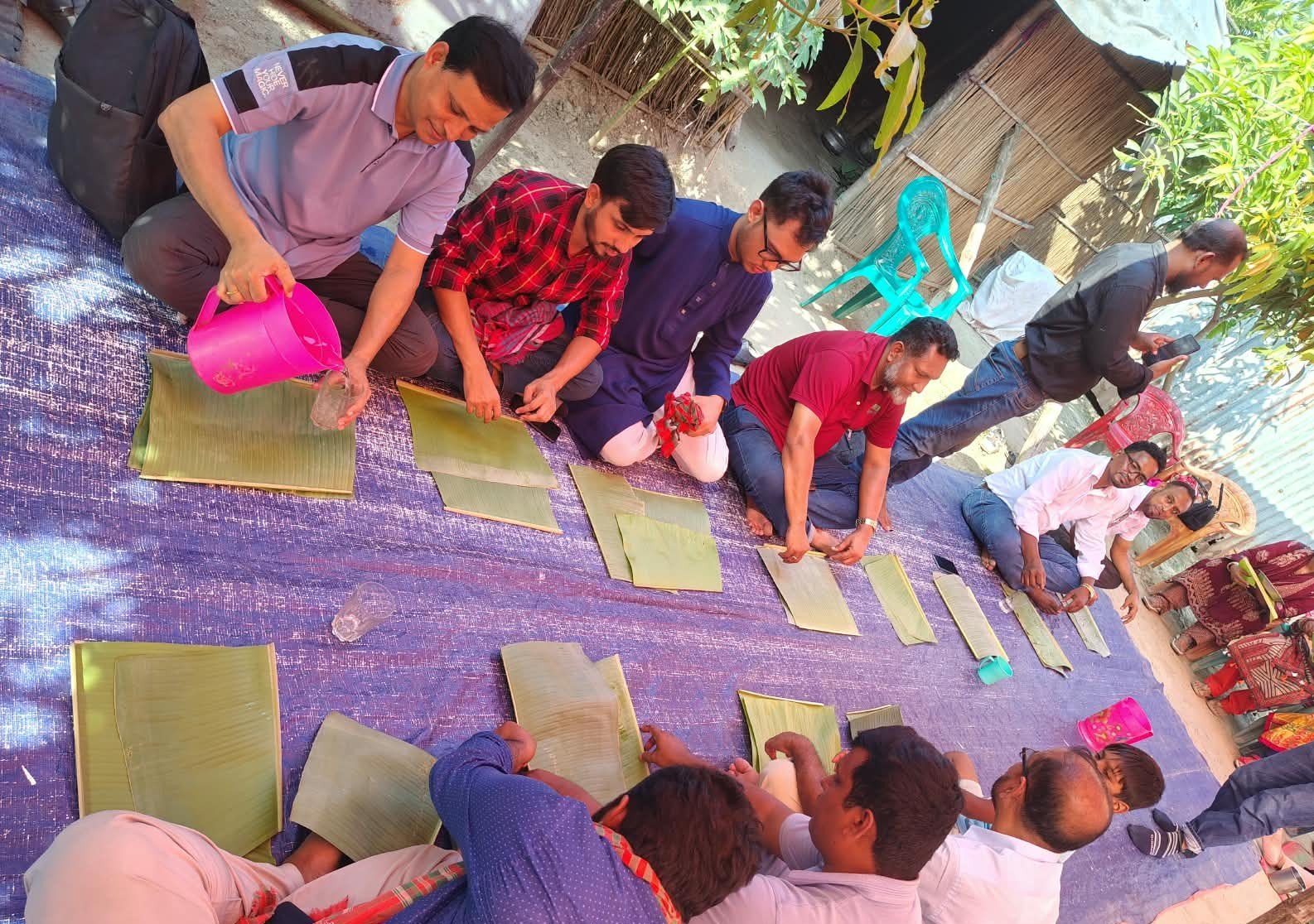 চর উৎসব এ কলাপাতায় খাবার